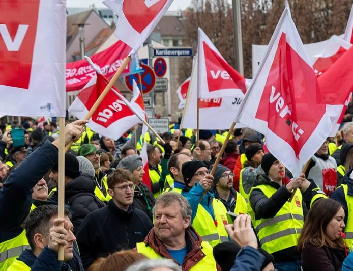 Almanya'da Kamu Çalışanlarına Müjde: İki Aşamalı Zam Geliyor!