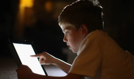 Ekran Zamanı Konuşma Becerilerini Olumsuz Etkiliyor