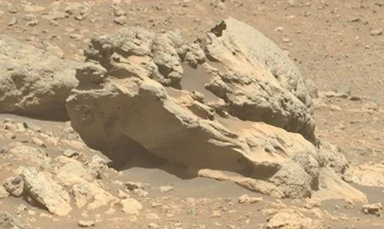 Mars’ta “oraya ait olmayan” gizemli kaya bulundu