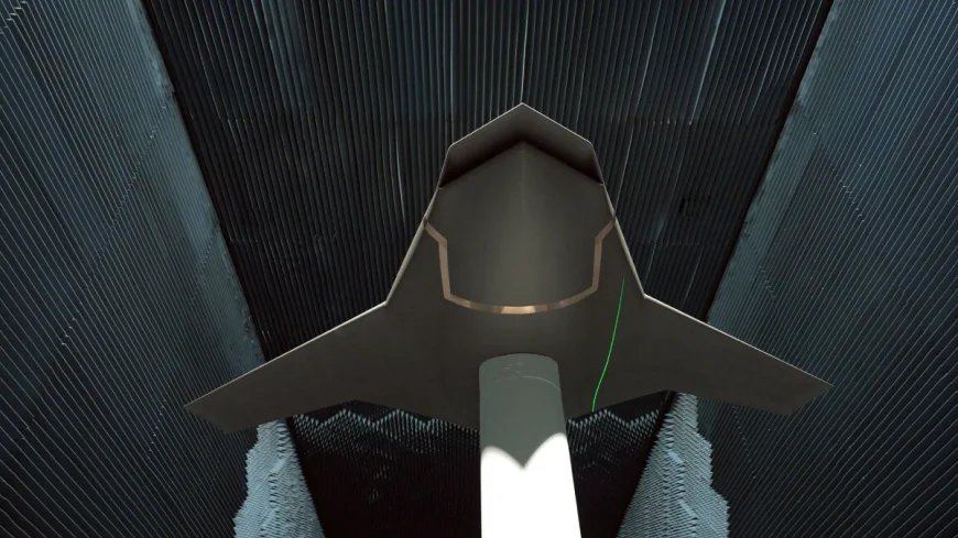 Pilot yok pist yok: Dünyanın ilk yapay zeka savaş uçağı tanıtıldı