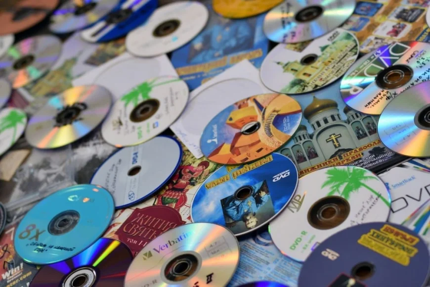 Eski CD'leri çöpe atanlar bin pişman: Değeri arttı, ciddi paralar ödeniyor