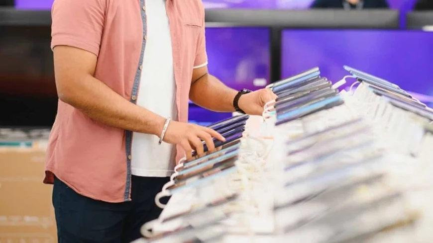 Dünyanın en etkili teknoloji Youtuber'ı ödüllerini verdi! İşte 'yılın en büyük hayal kırıklığı' ödülünü alan telefonu