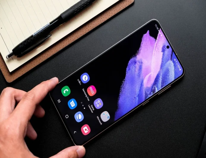 Samsung sevilen modelin fişini çekti